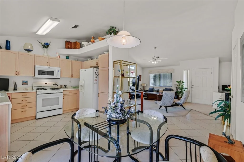 7645 Falconwing, Las Vegas, NV 89131