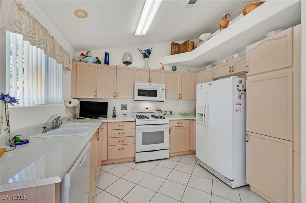 7645 Falconwing, Las Vegas, NV 89131