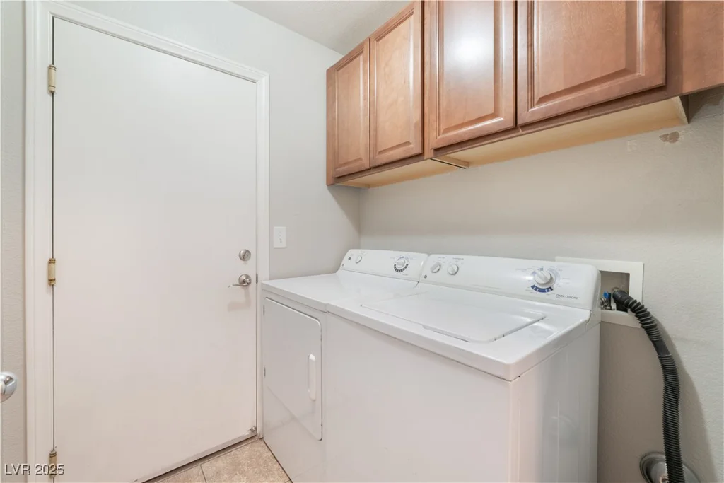 2833 Swanson, North Las Vegas, NV 89086
