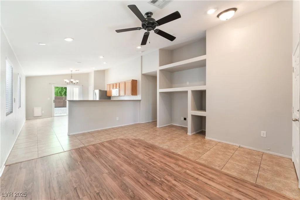 2833 Swanson, North Las Vegas, NV 89086