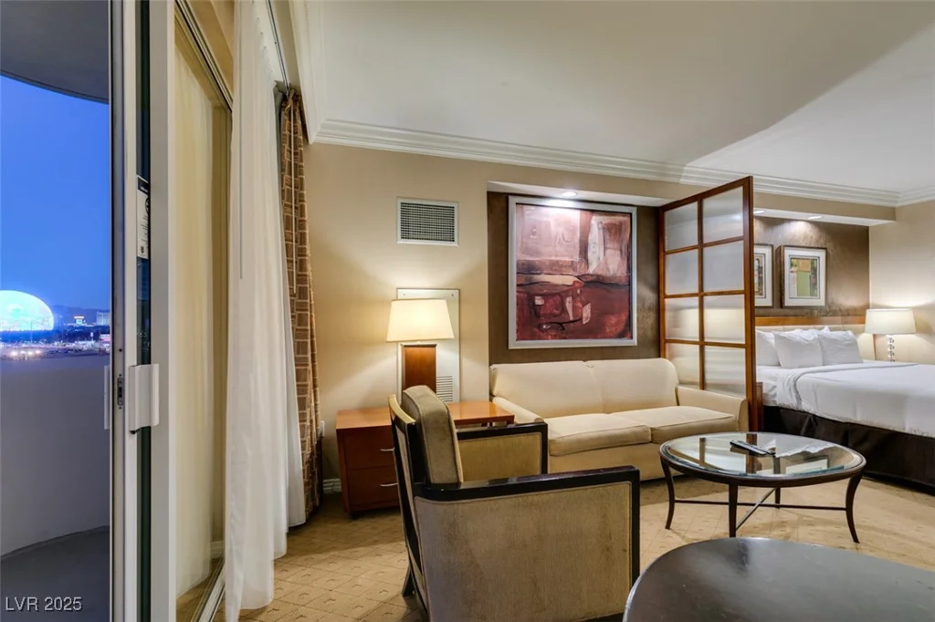 125 HARMON, Las Vegas, NV 89109