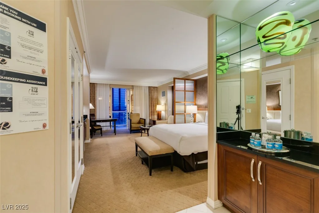 125 HARMON, Las Vegas, NV 89109