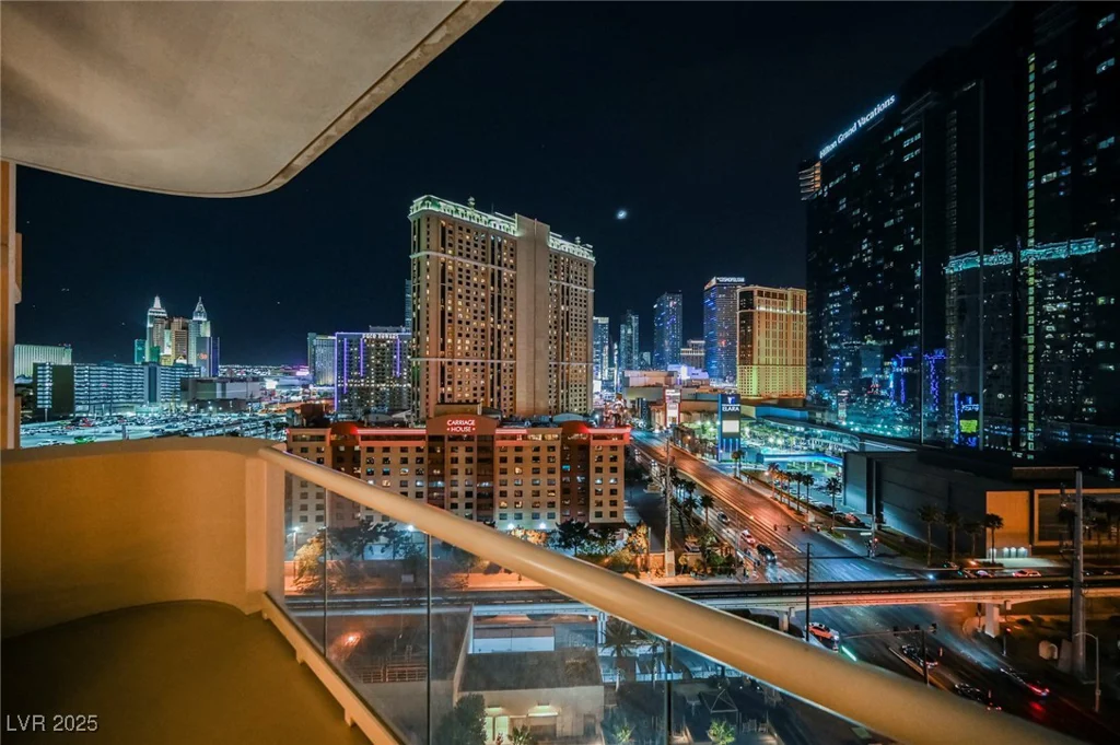 125 HARMON, Las Vegas, NV 89109