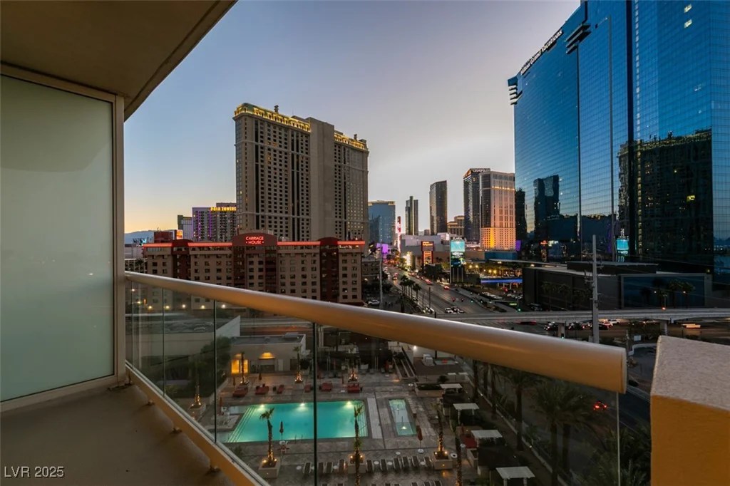 125 HARMON, Las Vegas, NV 89109