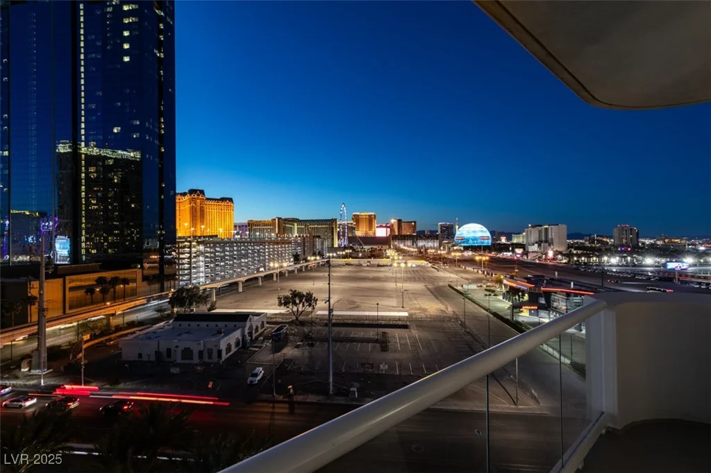 125 HARMON, Las Vegas, NV 89109