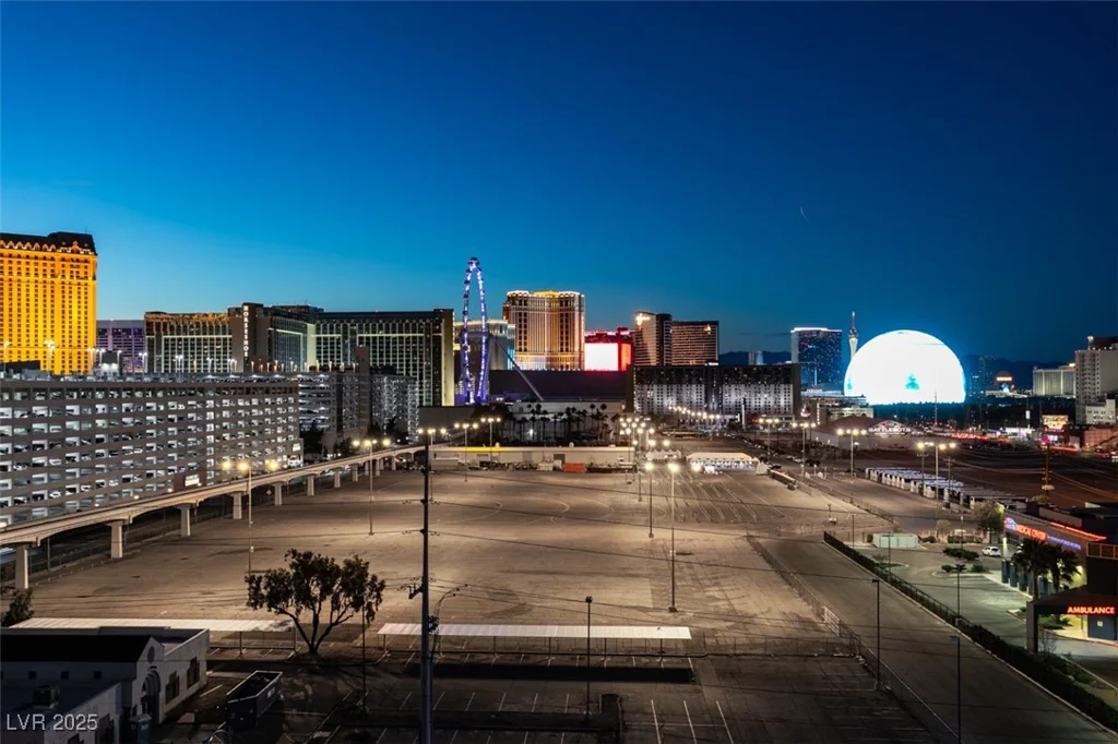 125 HARMON, Las Vegas, NV 89109