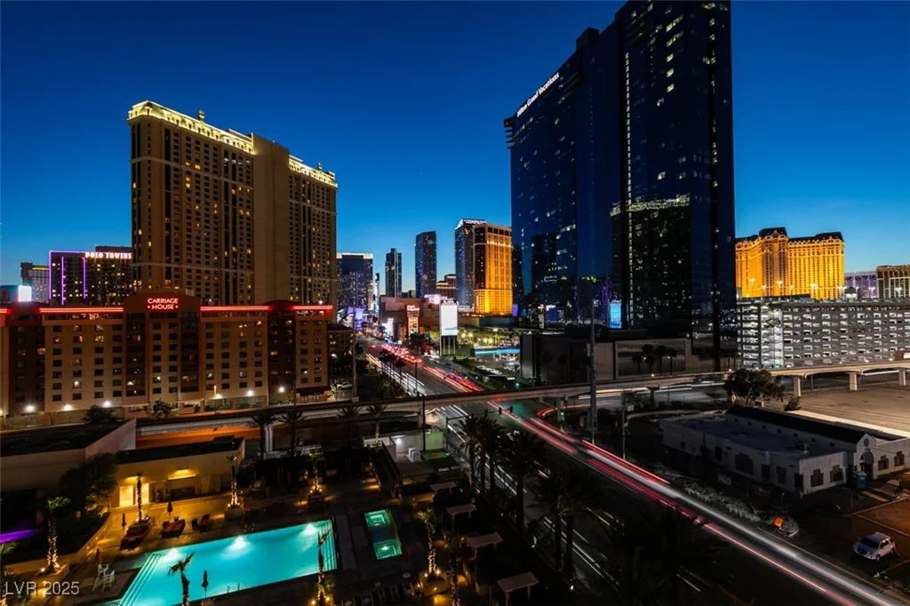 125 HARMON, Las Vegas, NV 89109