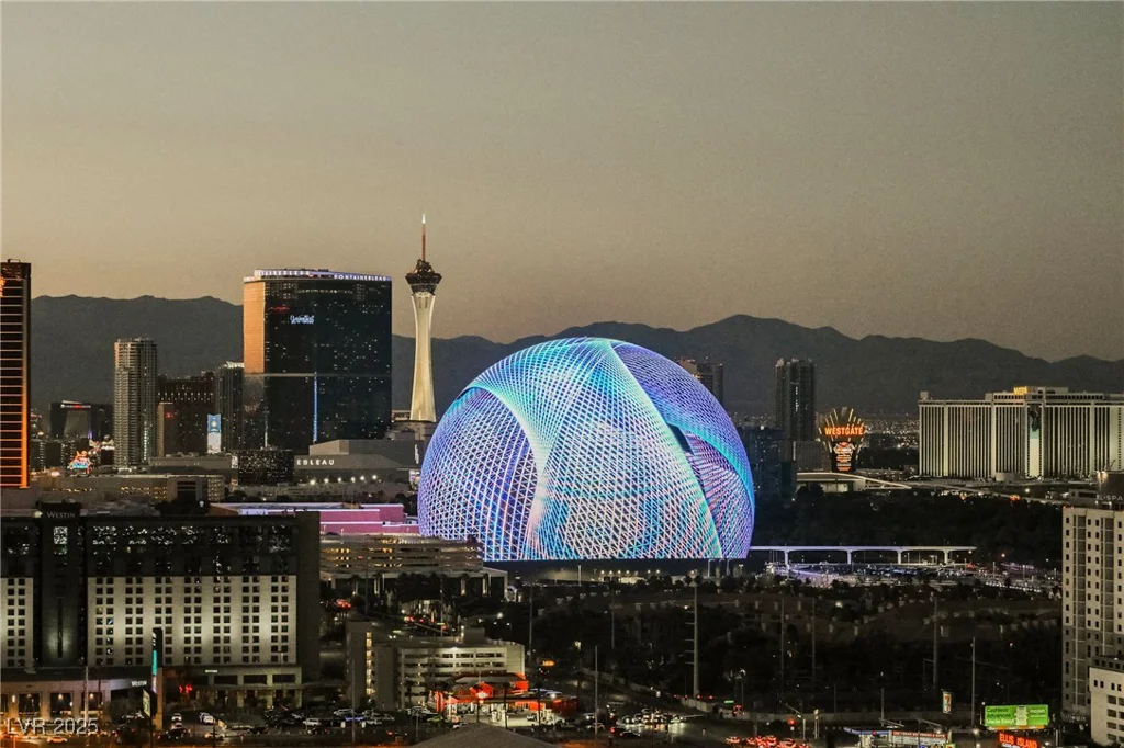 125 HARMON, Las Vegas, NV 89109