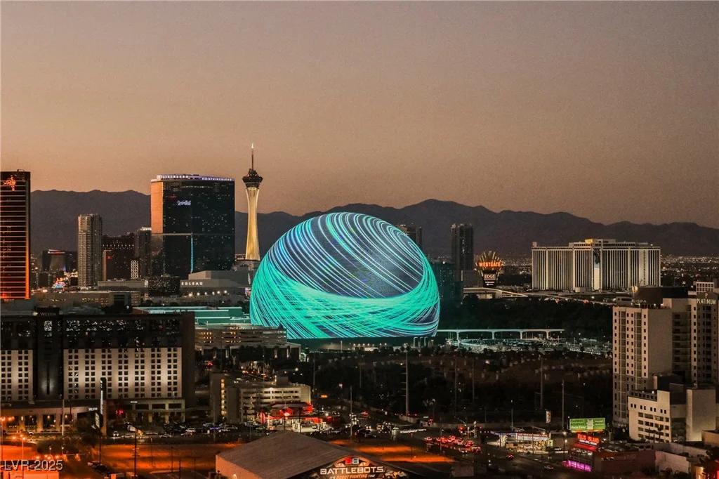 125 HARMON, Las Vegas, NV 89109