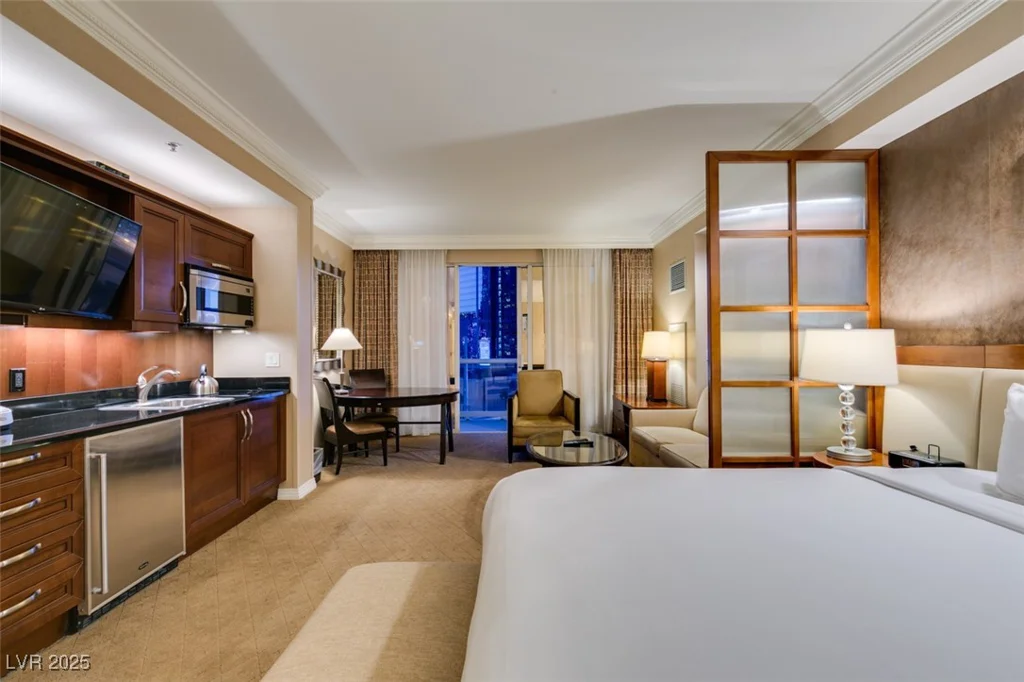 125 HARMON, Las Vegas, NV 89109