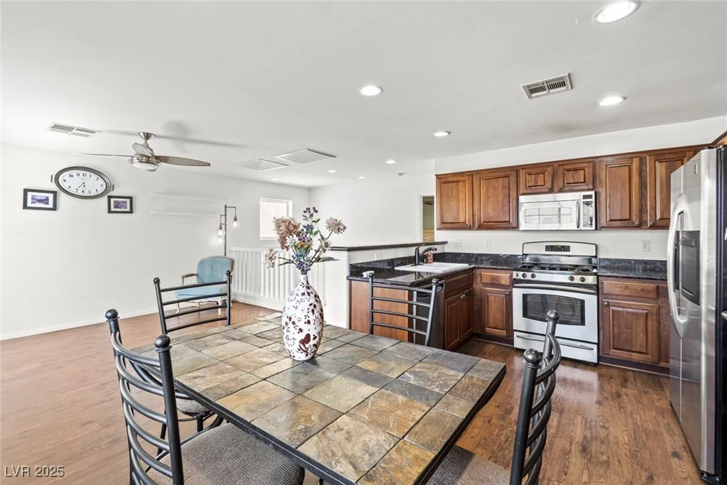 9962 Derby Creek, Las Vegas, NV 89148