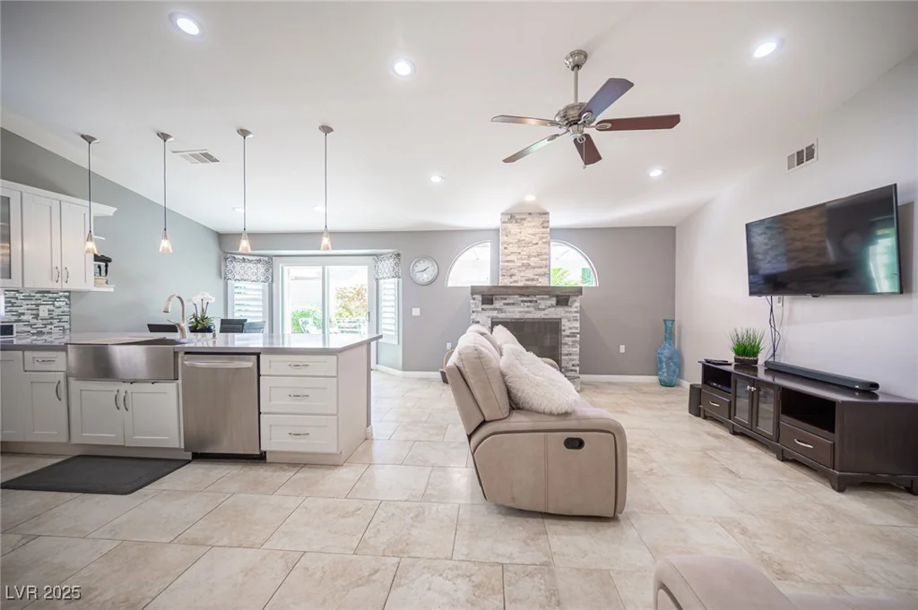 6417 Fisher, Las Vegas, NV 89130