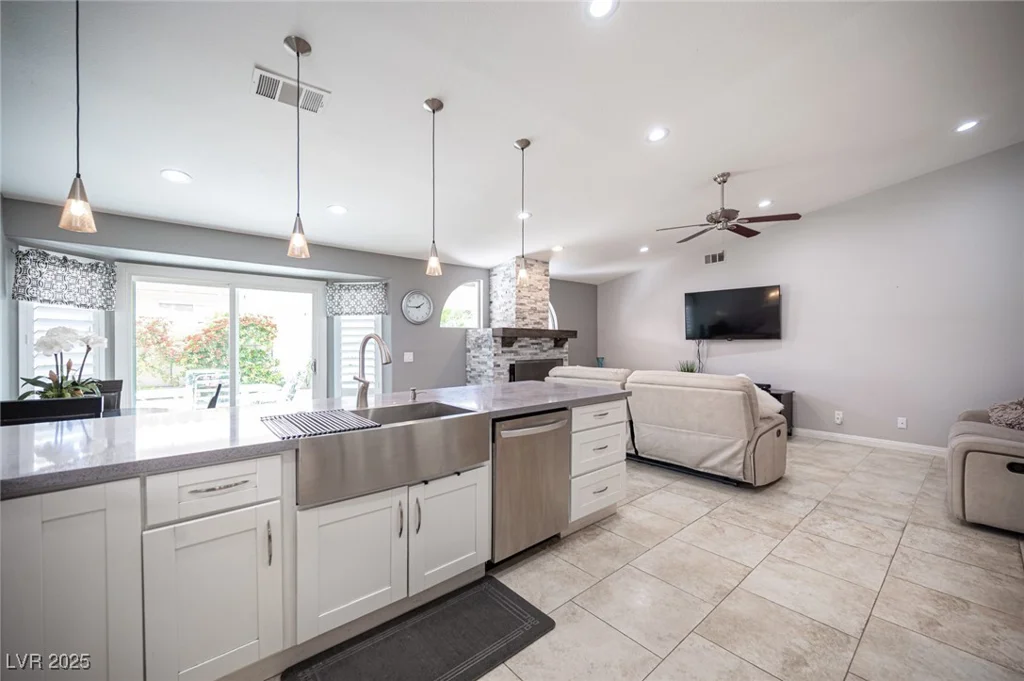 6417 Fisher, Las Vegas, NV 89130