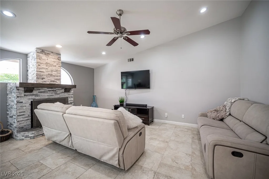 6417 Fisher, Las Vegas, NV 89130