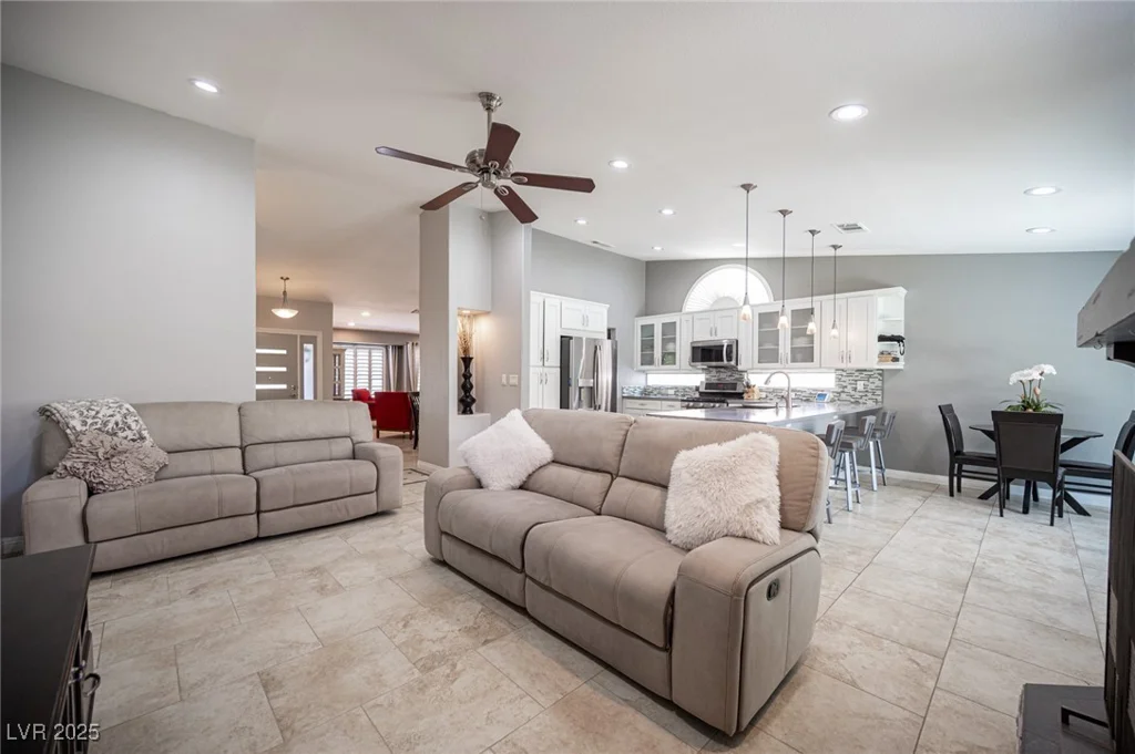 6417 Fisher, Las Vegas, NV 89130