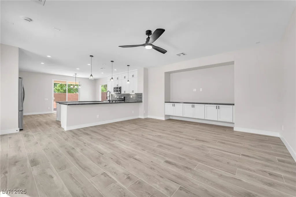 10345 Howling Coyote, Las Vegas, NV 89135