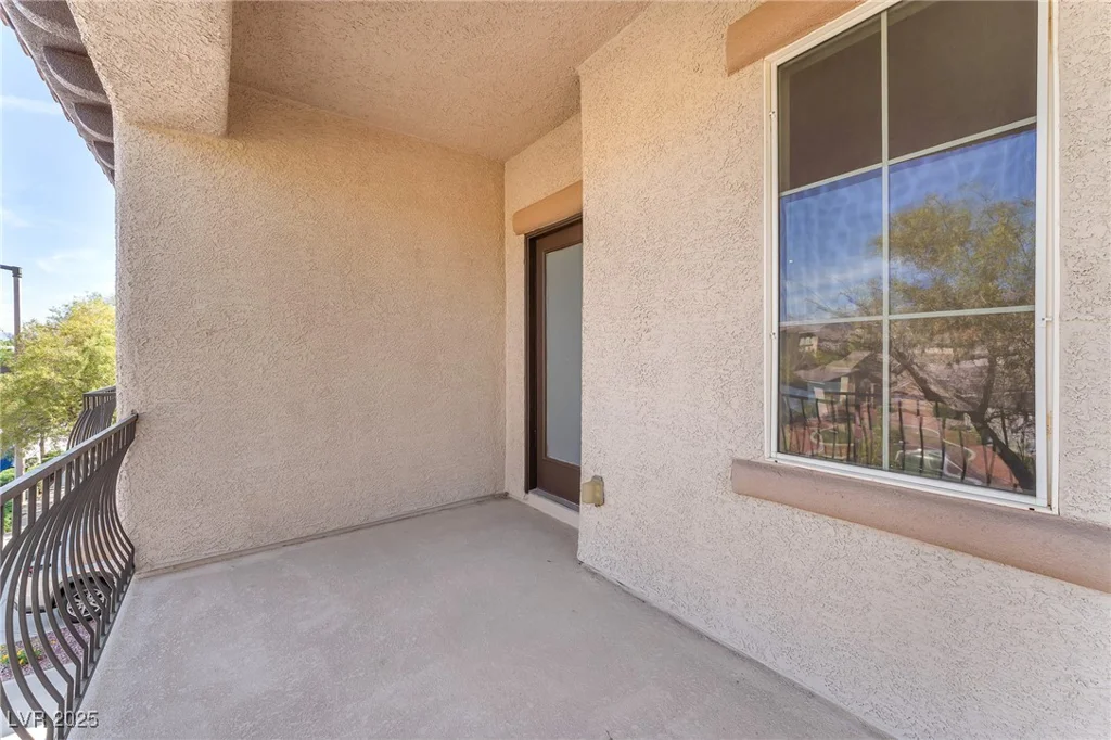 10345 Howling Coyote, Las Vegas, NV 89135