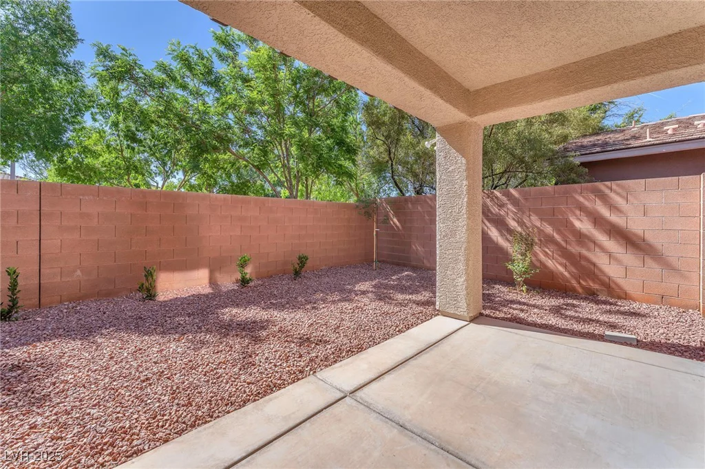 10345 Howling Coyote, Las Vegas, NV 89135