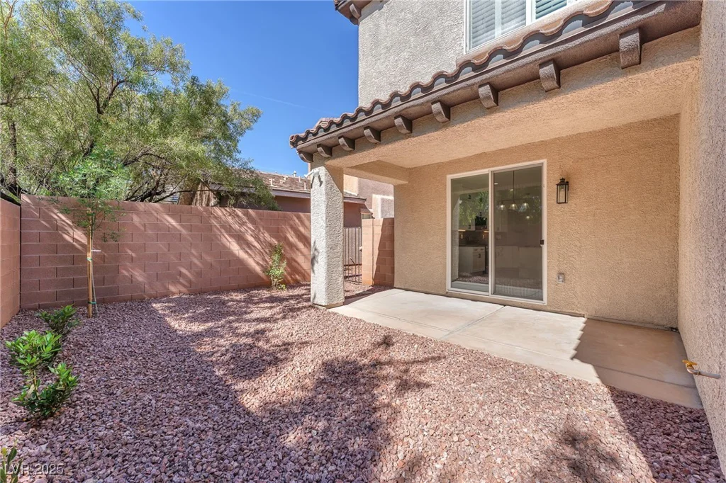10345 Howling Coyote, Las Vegas, NV 89135