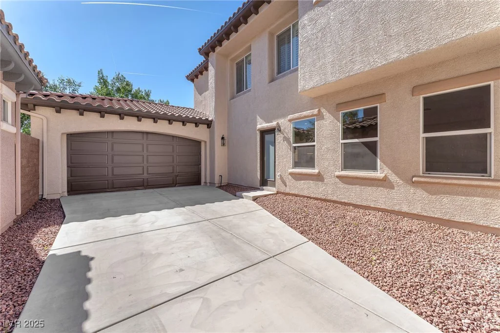 10345 Howling Coyote, Las Vegas, NV 89135