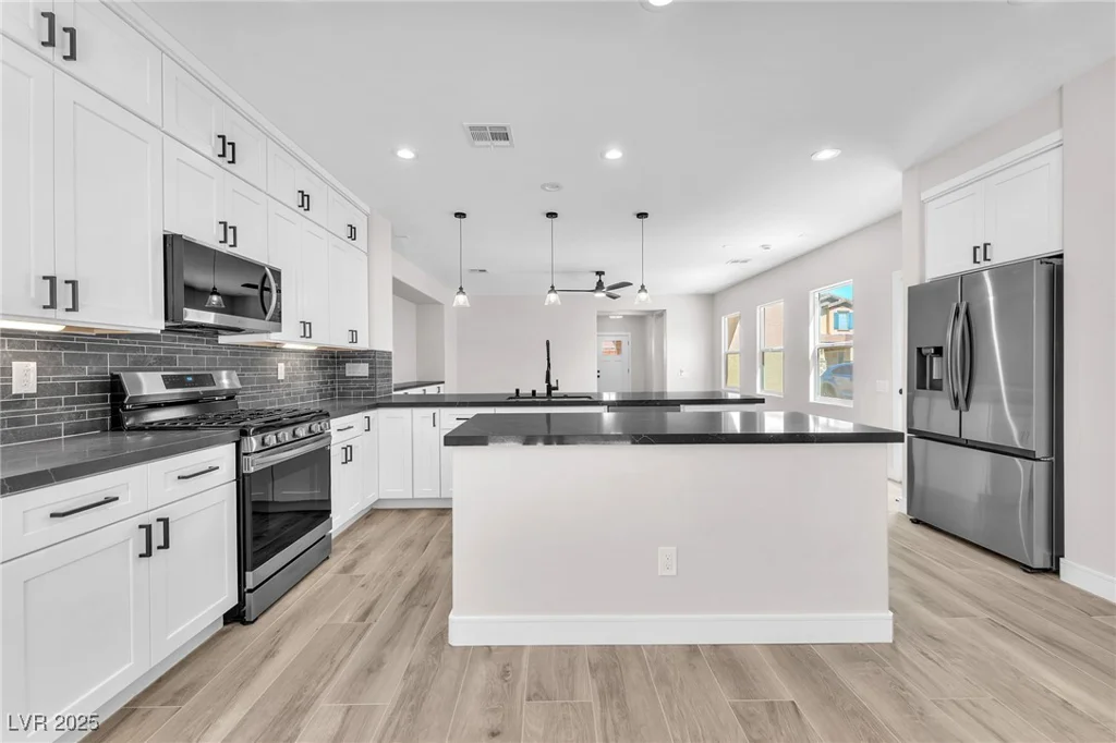 10345 Howling Coyote, Las Vegas, NV 89135