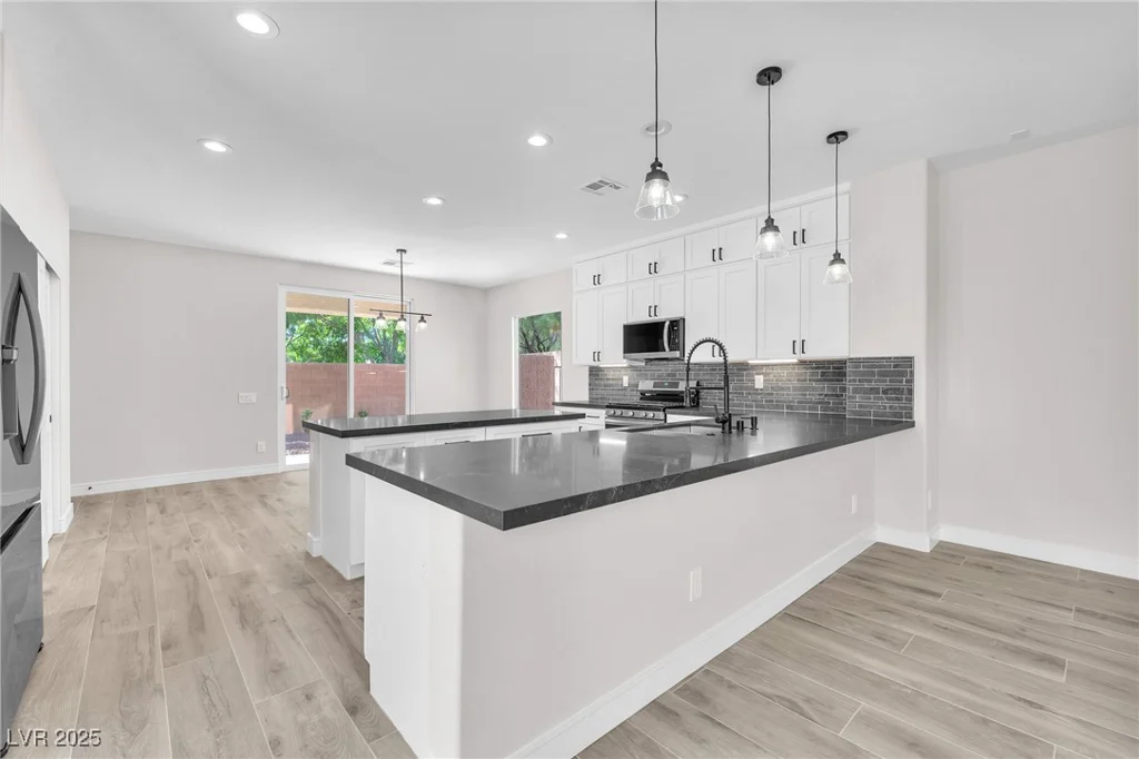 10345 Howling Coyote, Las Vegas, NV 89135