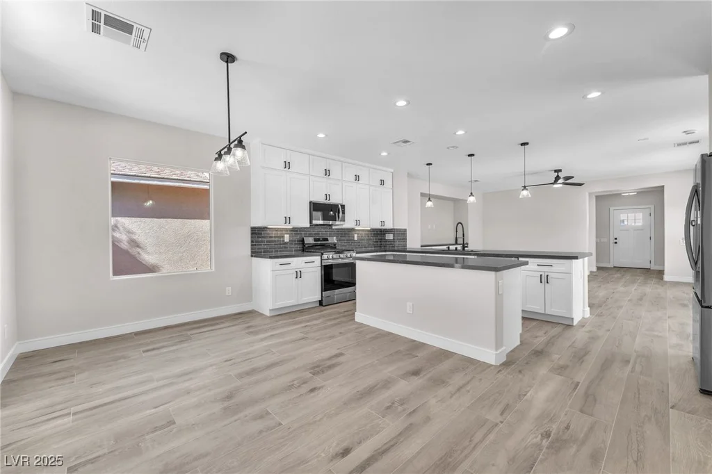 10345 Howling Coyote, Las Vegas, NV 89135