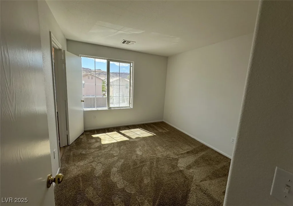 7282 Quarterhorse, Las Vegas, NV 89148
