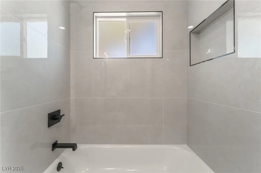 5245 Hillman, Las Vegas, NV 89142