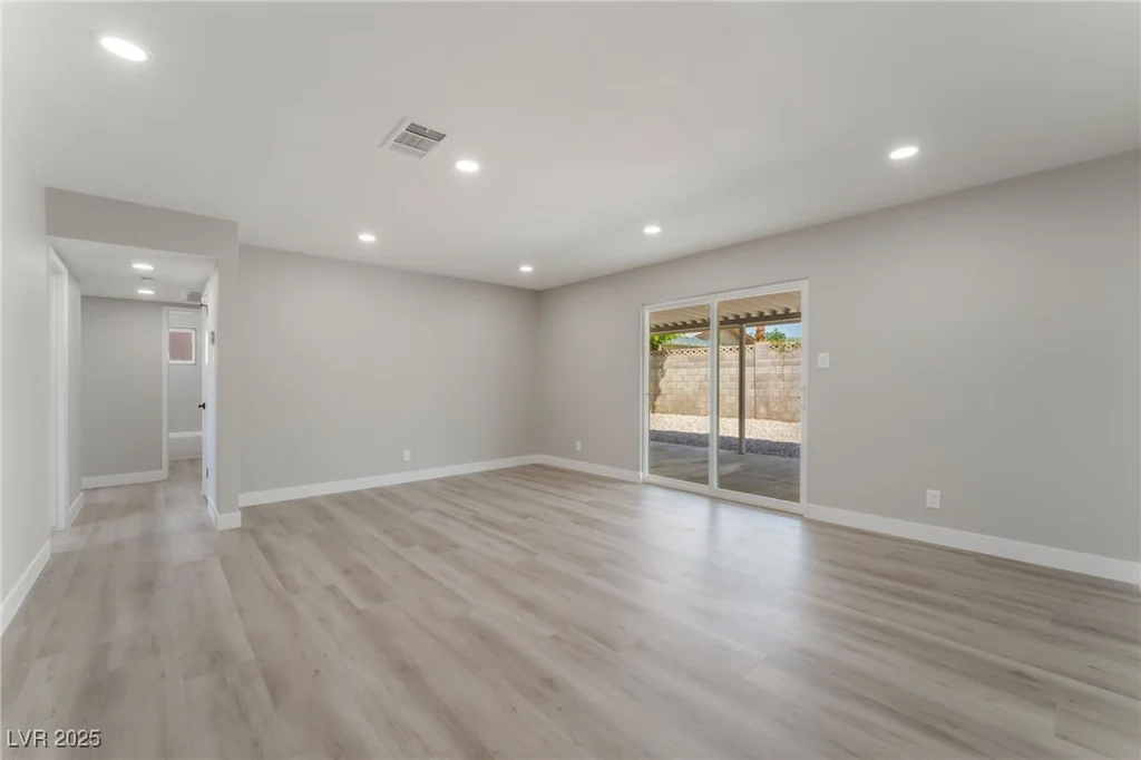5245 Hillman, Las Vegas, NV 89142