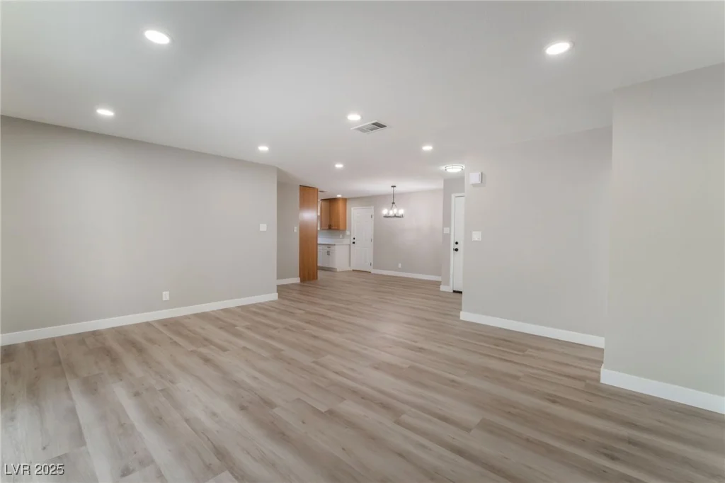 5245 Hillman, Las Vegas, NV 89142