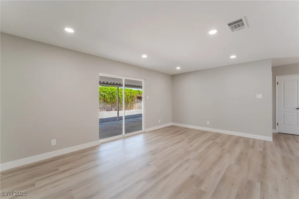 5245 Hillman, Las Vegas, NV 89142