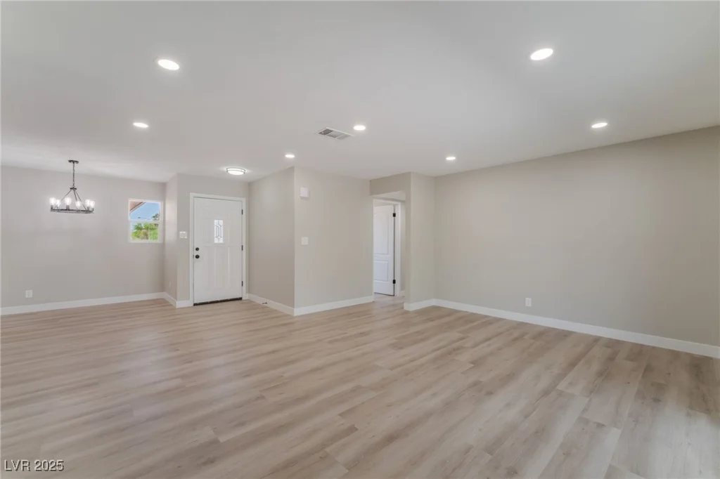 5245 Hillman, Las Vegas, NV 89142