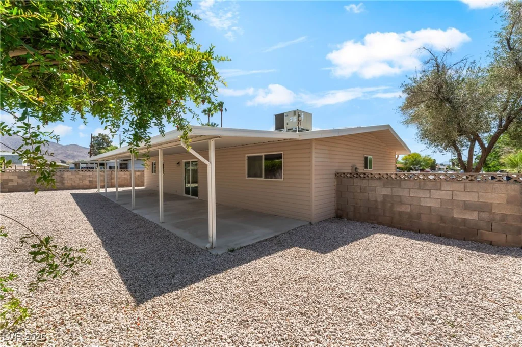 5245 Hillman, Las Vegas, NV 89142