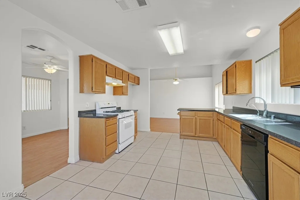 392 Waterwheel Falls, Henderson, NV 89015