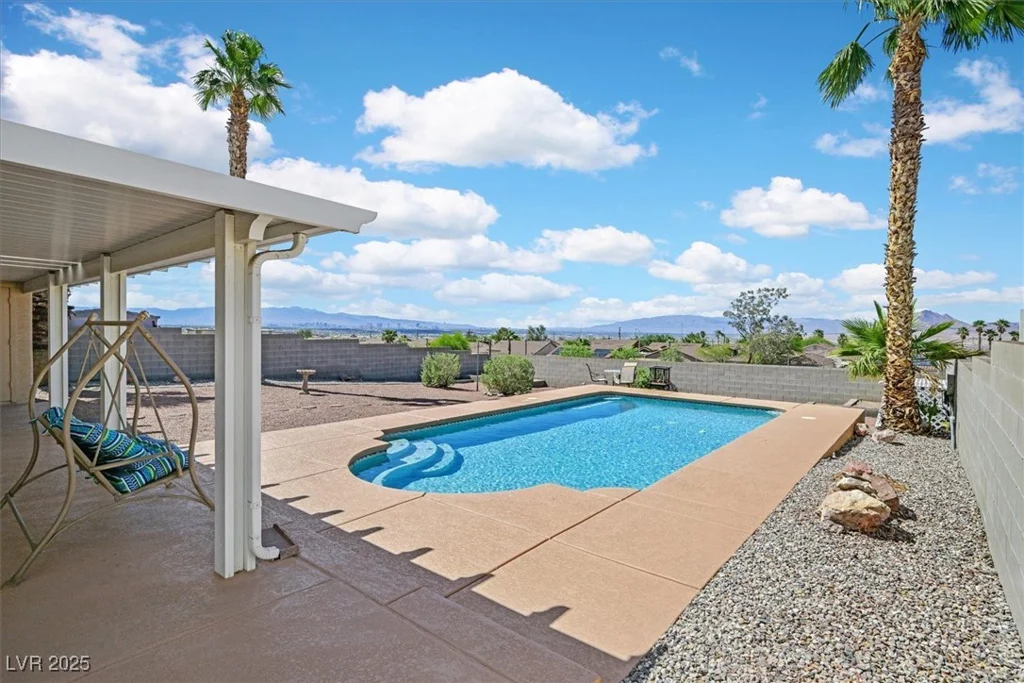 392 Waterwheel Falls, Henderson, NV 89015