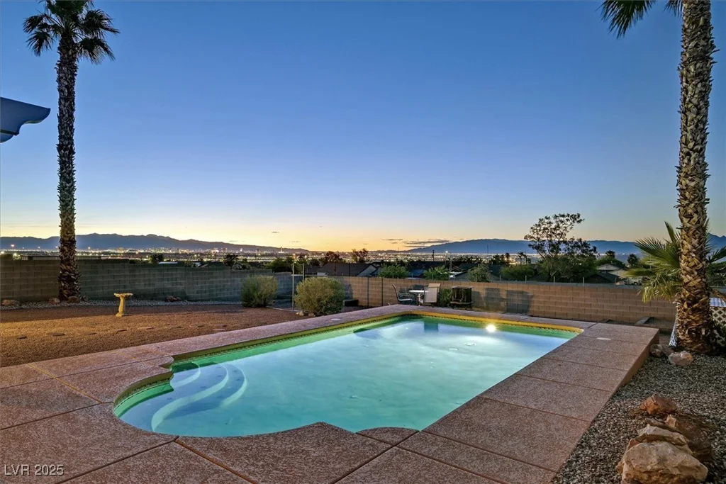 392 Waterwheel Falls, Henderson, NV 89015