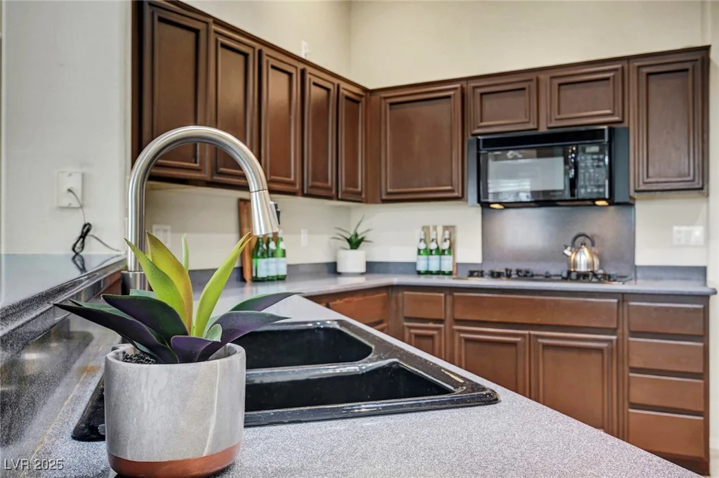 2929 Haddon, Las Vegas, NV 89134