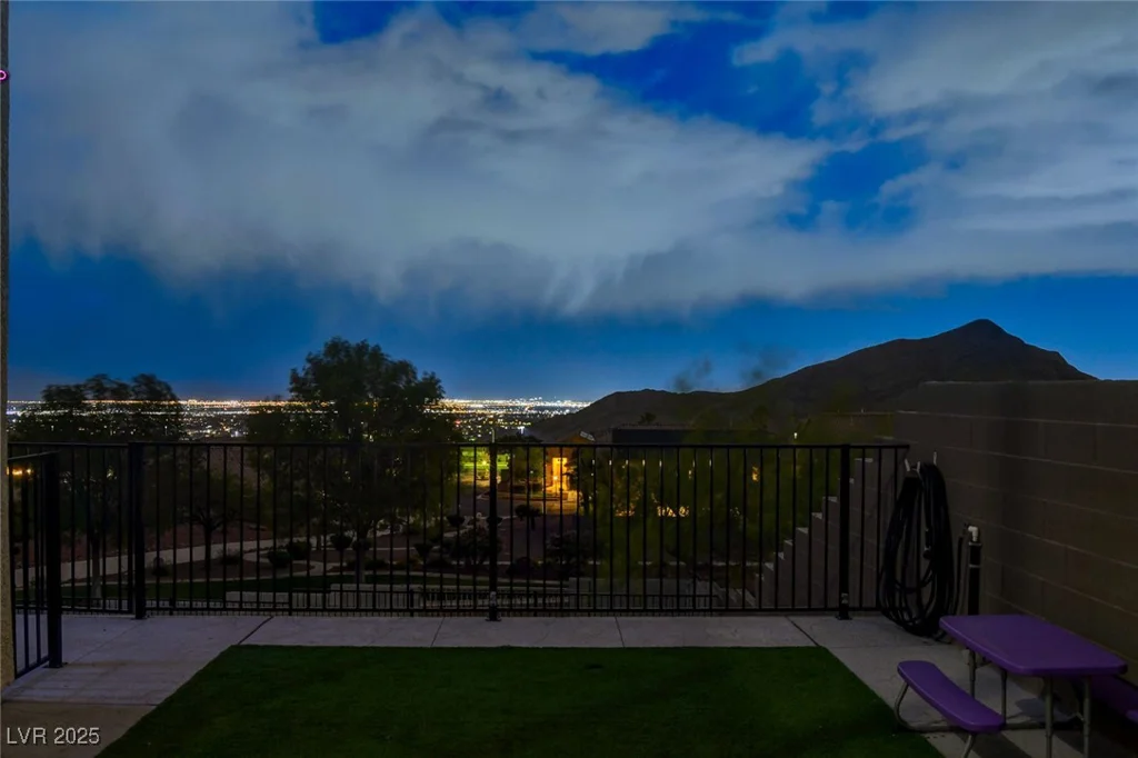 10729 Marathon Bell, Las Vegas, NV 89129