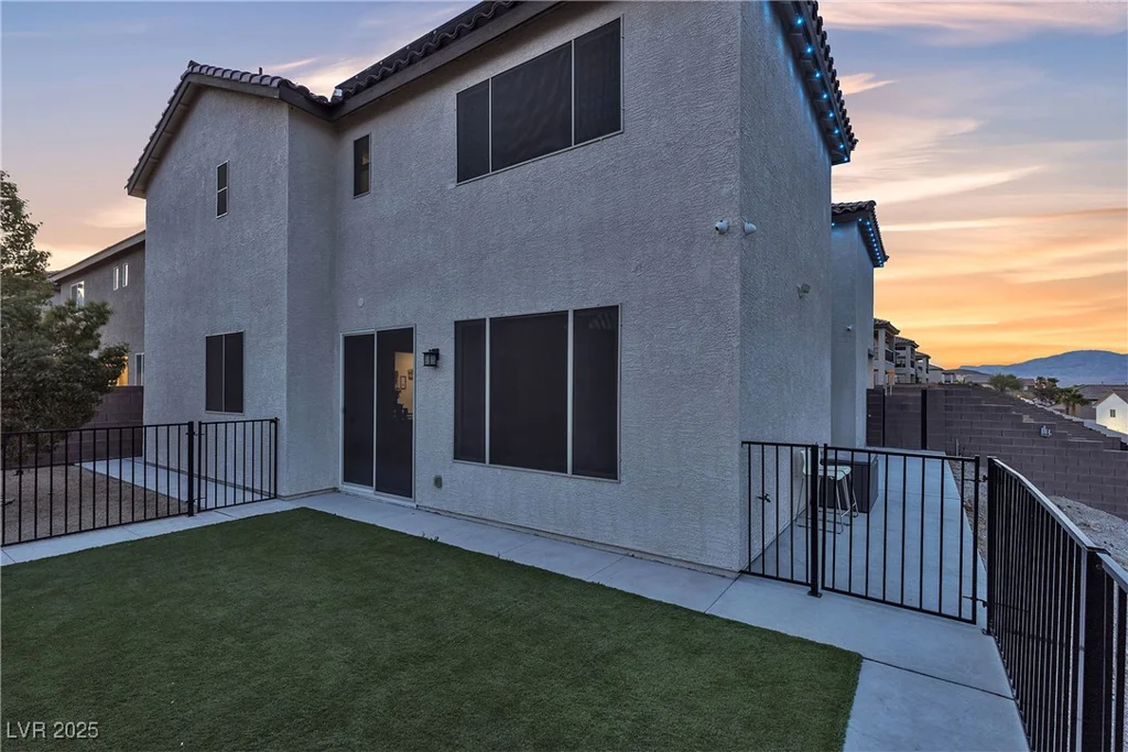 10729 Marathon Bell, Las Vegas, NV 89129