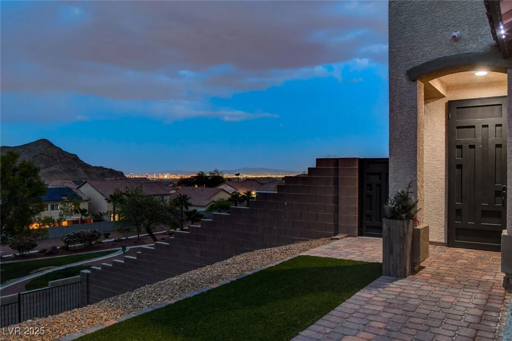 10729 Marathon Bell, Las Vegas, NV 89129