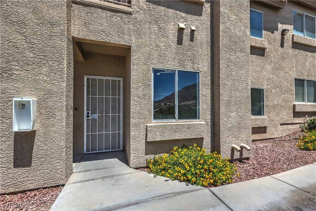 2110 Los Feliz, Las Vegas, NV 89156
