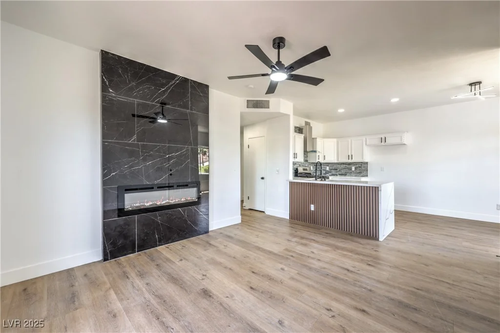2110 Los Feliz, Las Vegas, NV 89156