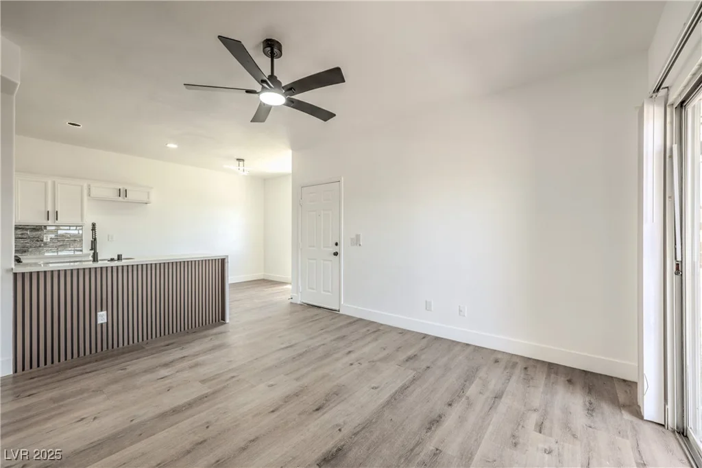 2110 Los Feliz, Las Vegas, NV 89156