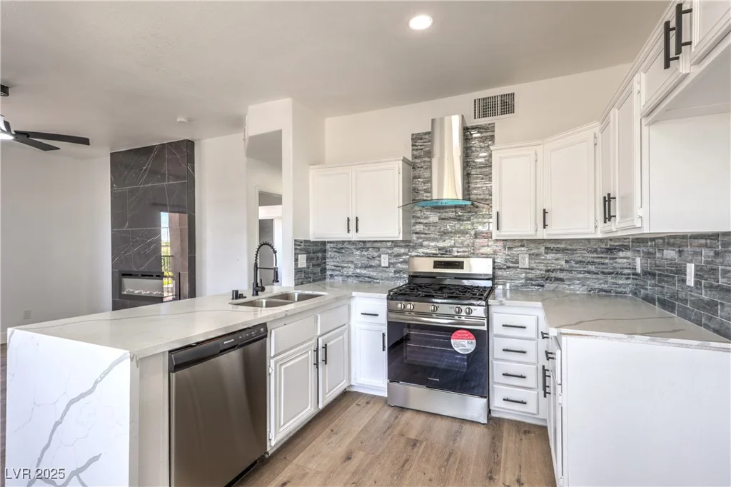 2110 Los Feliz, Las Vegas, NV 89156