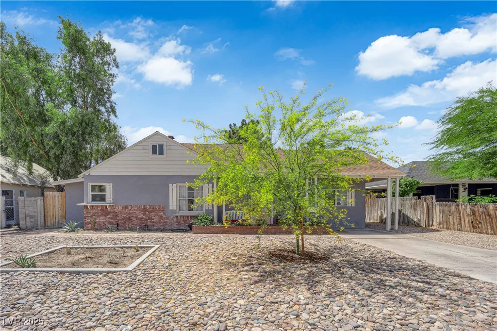 1320 Wengert, Las Vegas, NV 89104