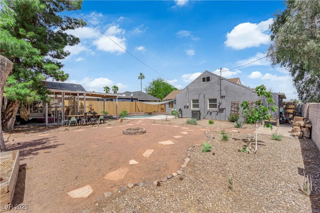 1320 Wengert, Las Vegas, NV 89104