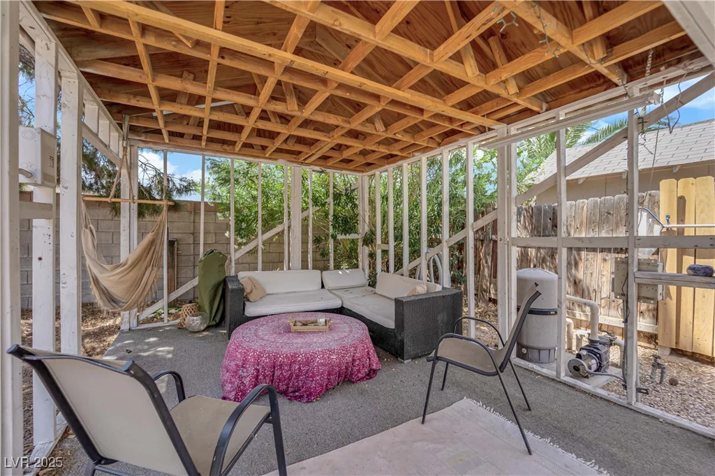 1320 Wengert, Las Vegas, NV 89104