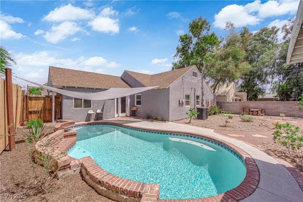 1320 Wengert, Las Vegas, NV 89104