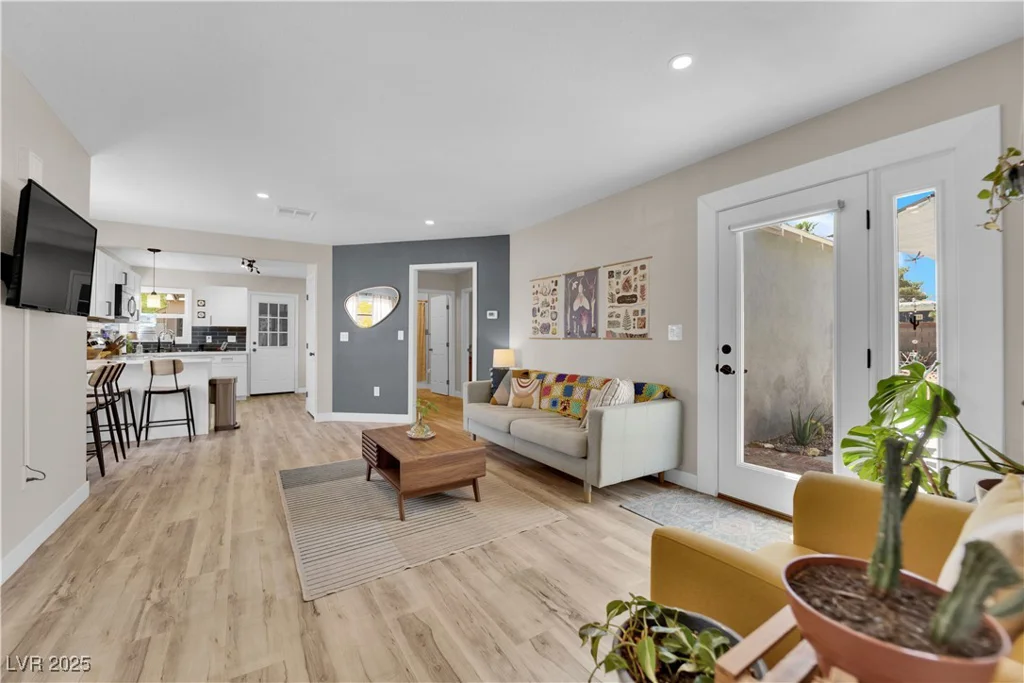 1320 Wengert, Las Vegas, NV 89104